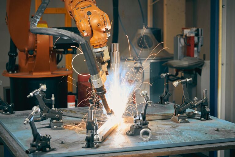 Адаптивно роботизирано заваряване: от пилот до серийно производство